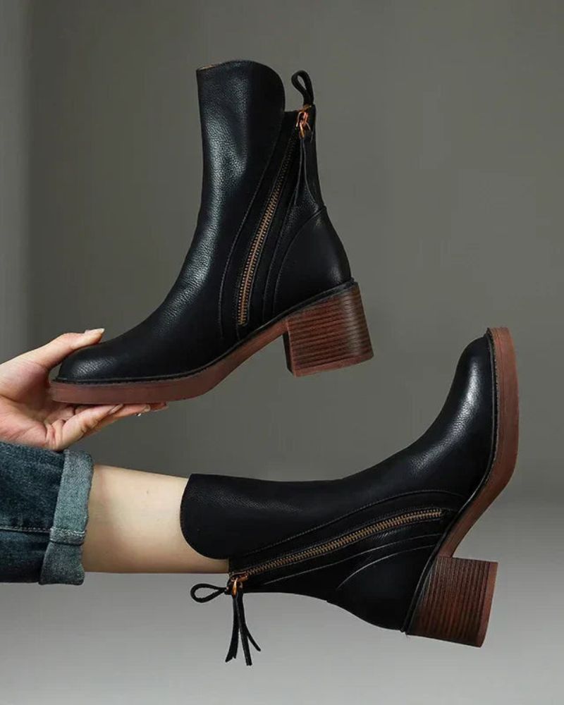 Doreen™ | Black leather boots with a comfortable heel, elegant and timeless