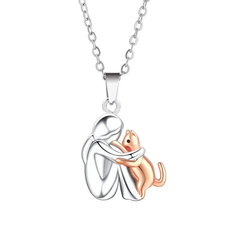 Moreau™ | Hug Pendant Necklace